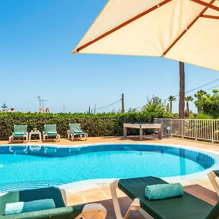 Villa Caballero By *